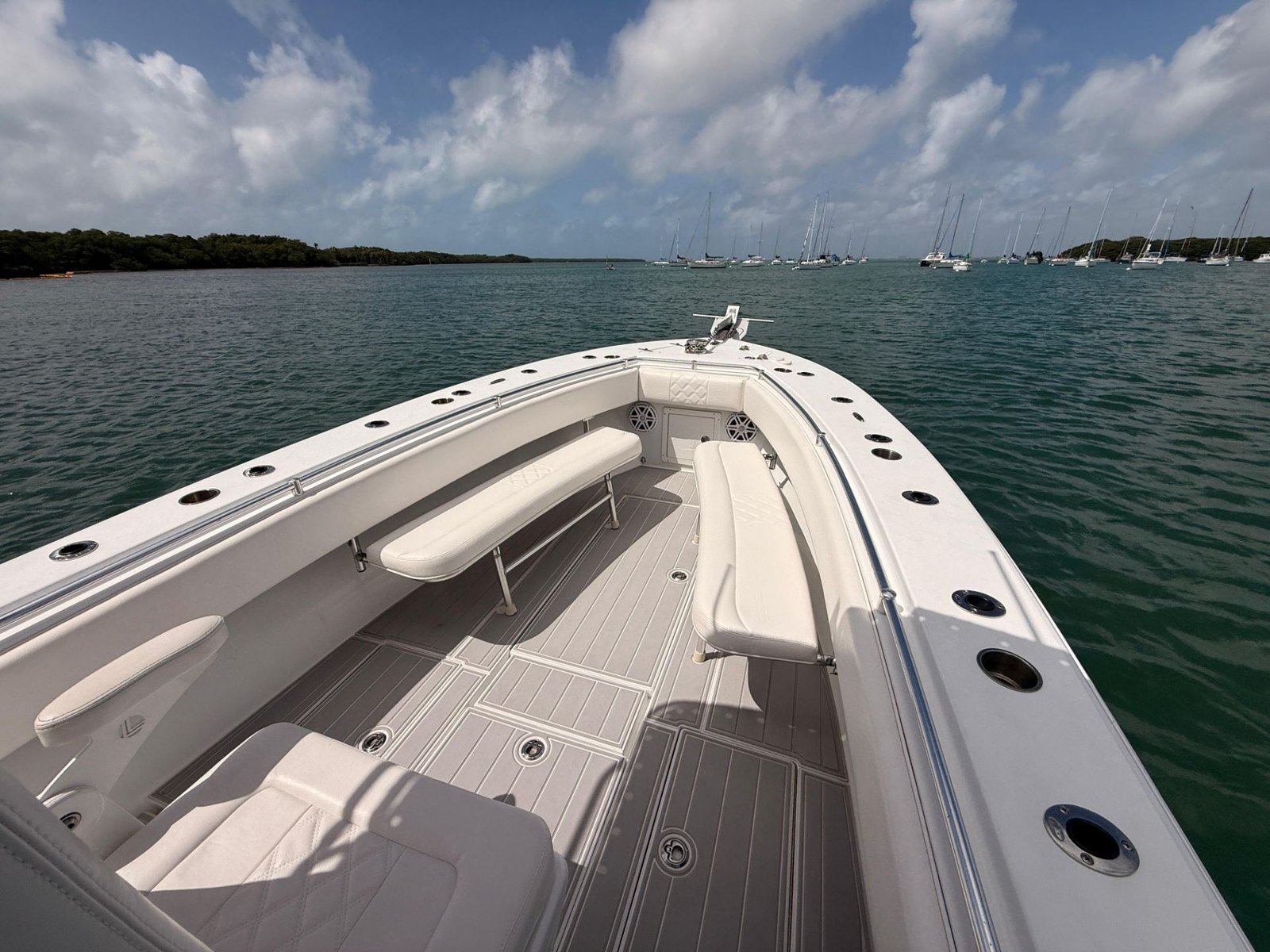 2001 Contender 27 Tournament powered by twin 2017 Suzuki 300hp with only 400hours !!