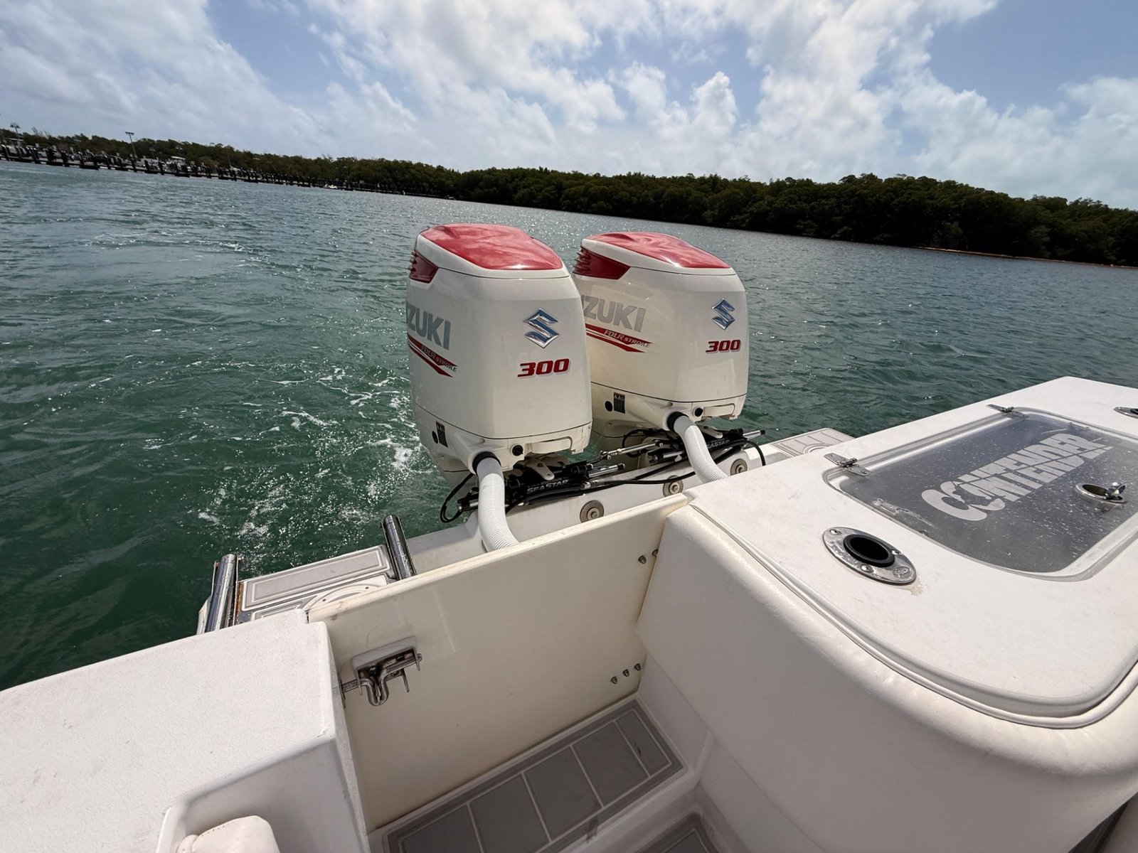 2001 Contender 27 Tournament powered by twin 2017 Suzuki 300hp with only 400hours !!