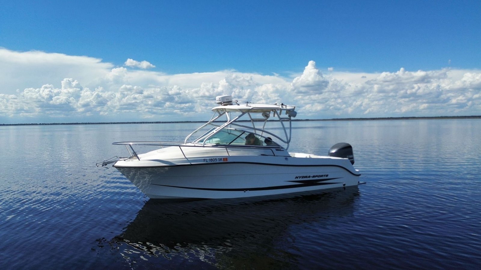 2007 Hydrasports 22VX powered by 2012 Yamaha 300hp 4 Stroke with only 170hours !!!