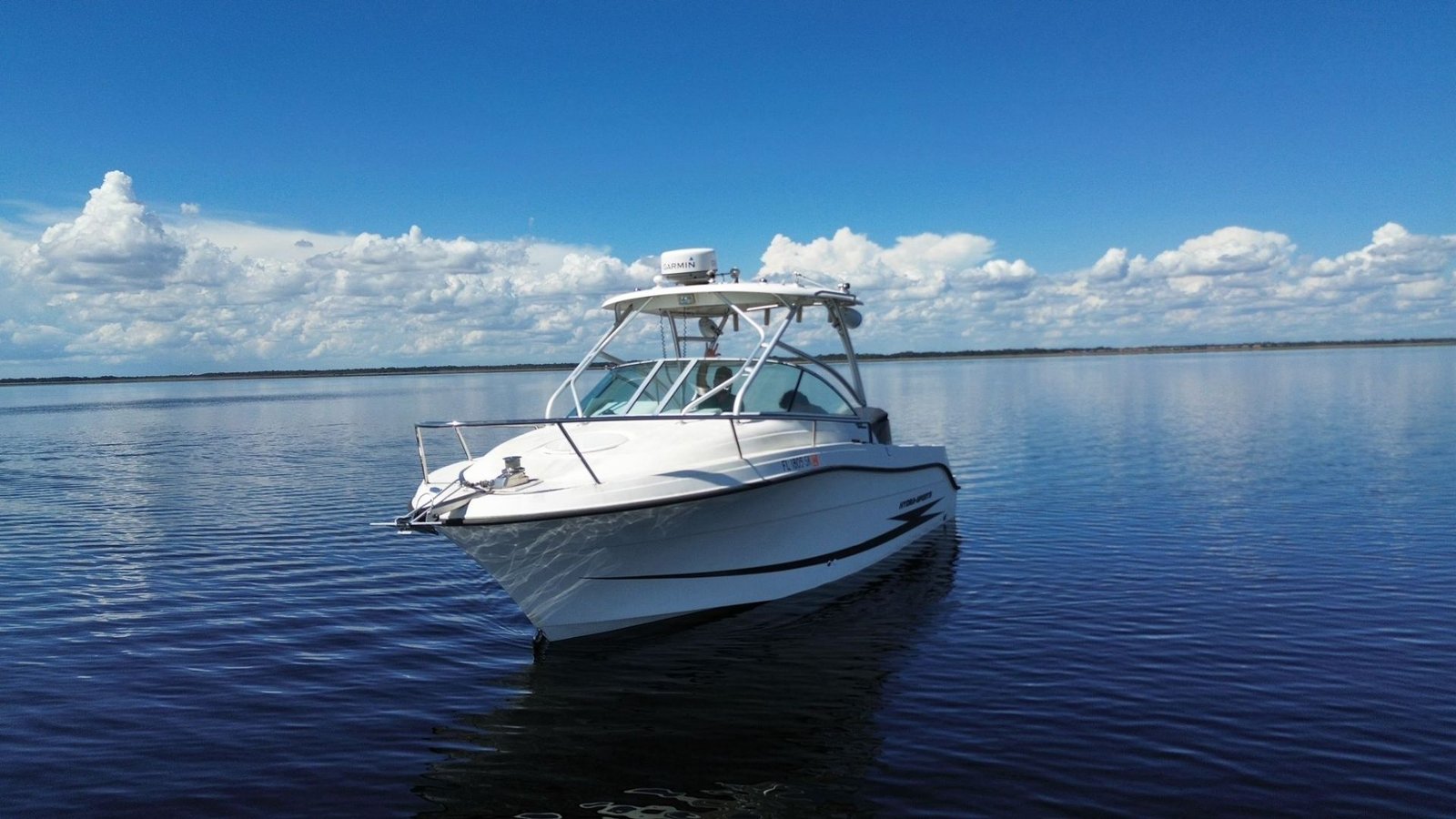 2007 Hydrasports 22VX powered by 2012 Yamaha 300hp 4 Stroke with only 170hours !!!