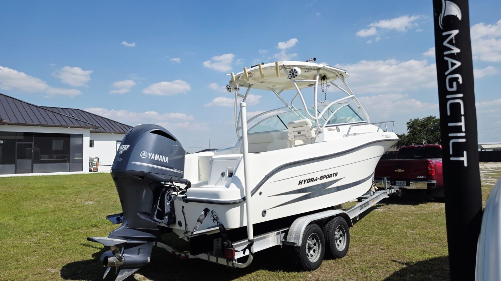 2007 Hydrasports 22VX powered by 2012 Yamaha 300hp 4 Stroke with only 170hours !!!