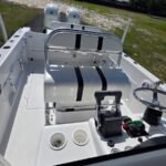 2007 Bluewater 2550 CC repowered by twin 2017 Suzuki 200hp 4 Strokes LOW Hours
