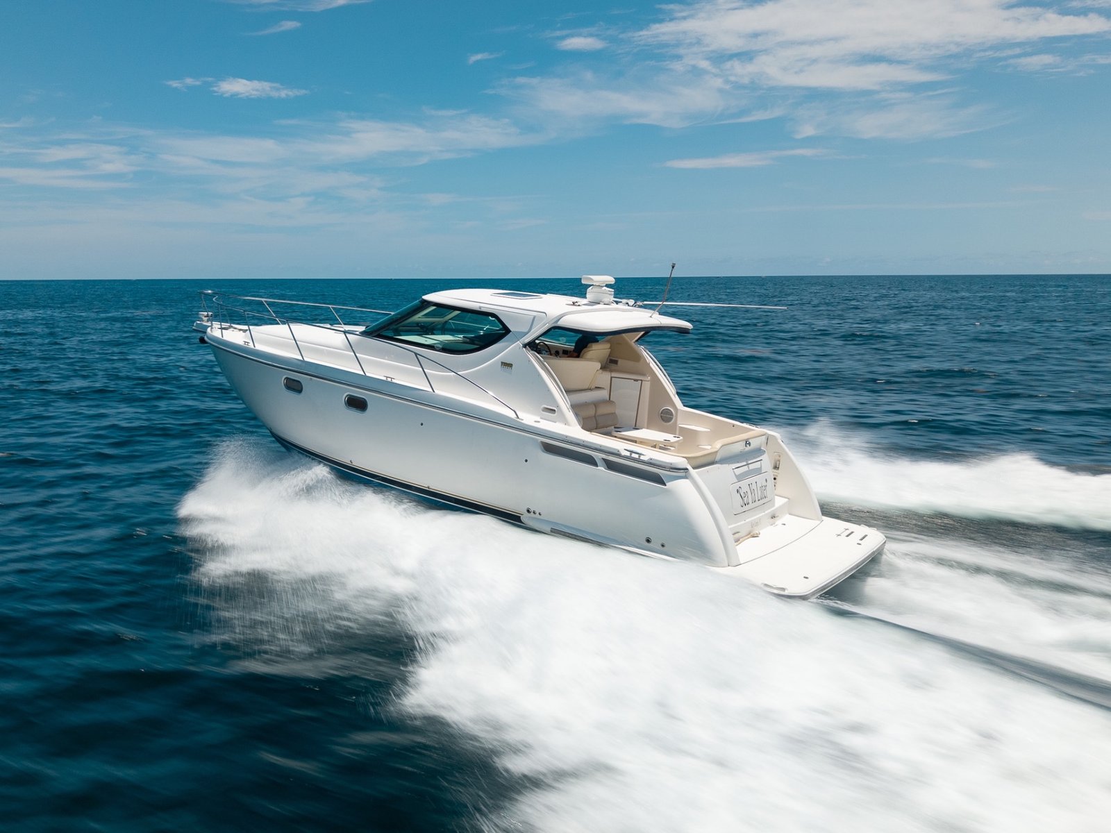 Exterior detail of the 2008 Tiara 43 Sovran showing Tiara craftsmanship