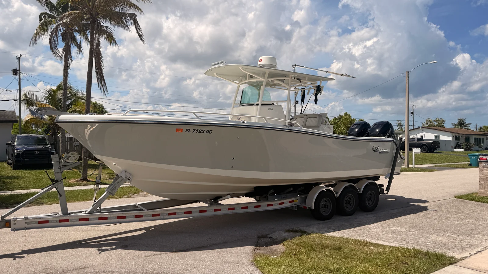2015 Mako 284 Center Console offshore fishing boat for sale in Miami, FL