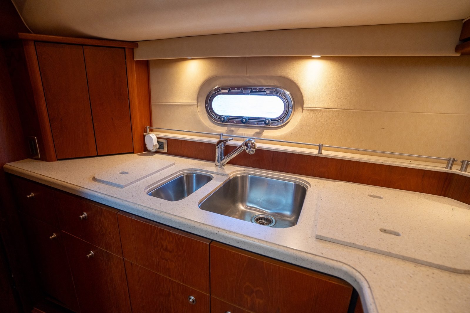 2008 Tiara 43 Sovran – Luxury Yacht on Pristine Conditions!!!