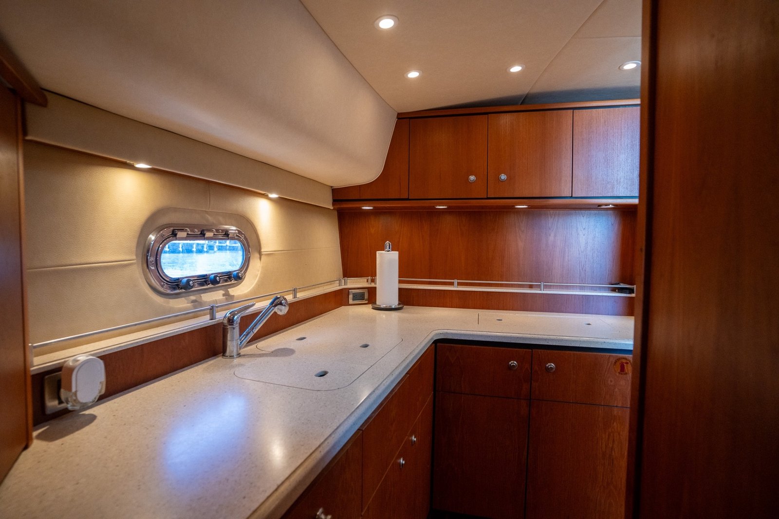 2008 Tiara 43 Sovran – Luxury Yacht on Pristine Conditions!!!