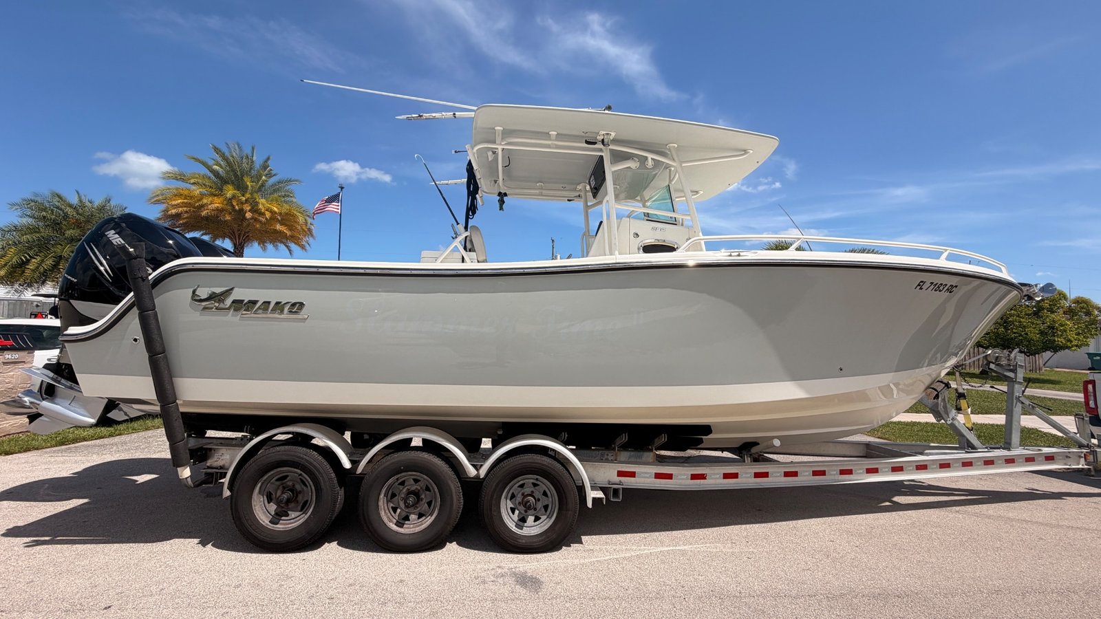 2015 Mako 284 on PRISTINE CONDITIONS!