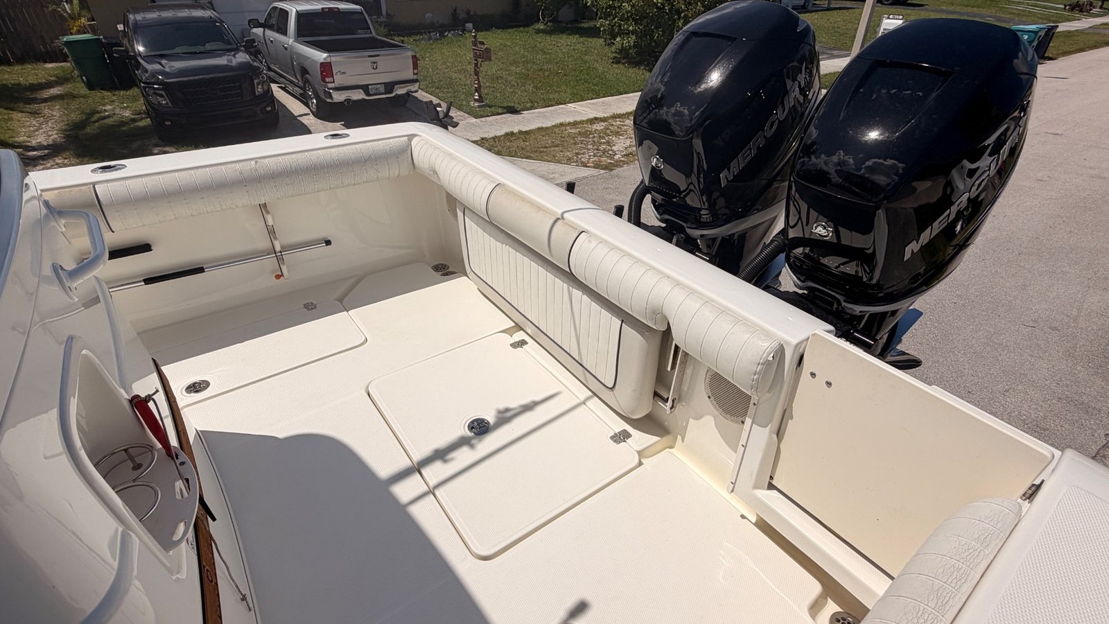 2015 Mako 284 on PRISTINE CONDITIONS!