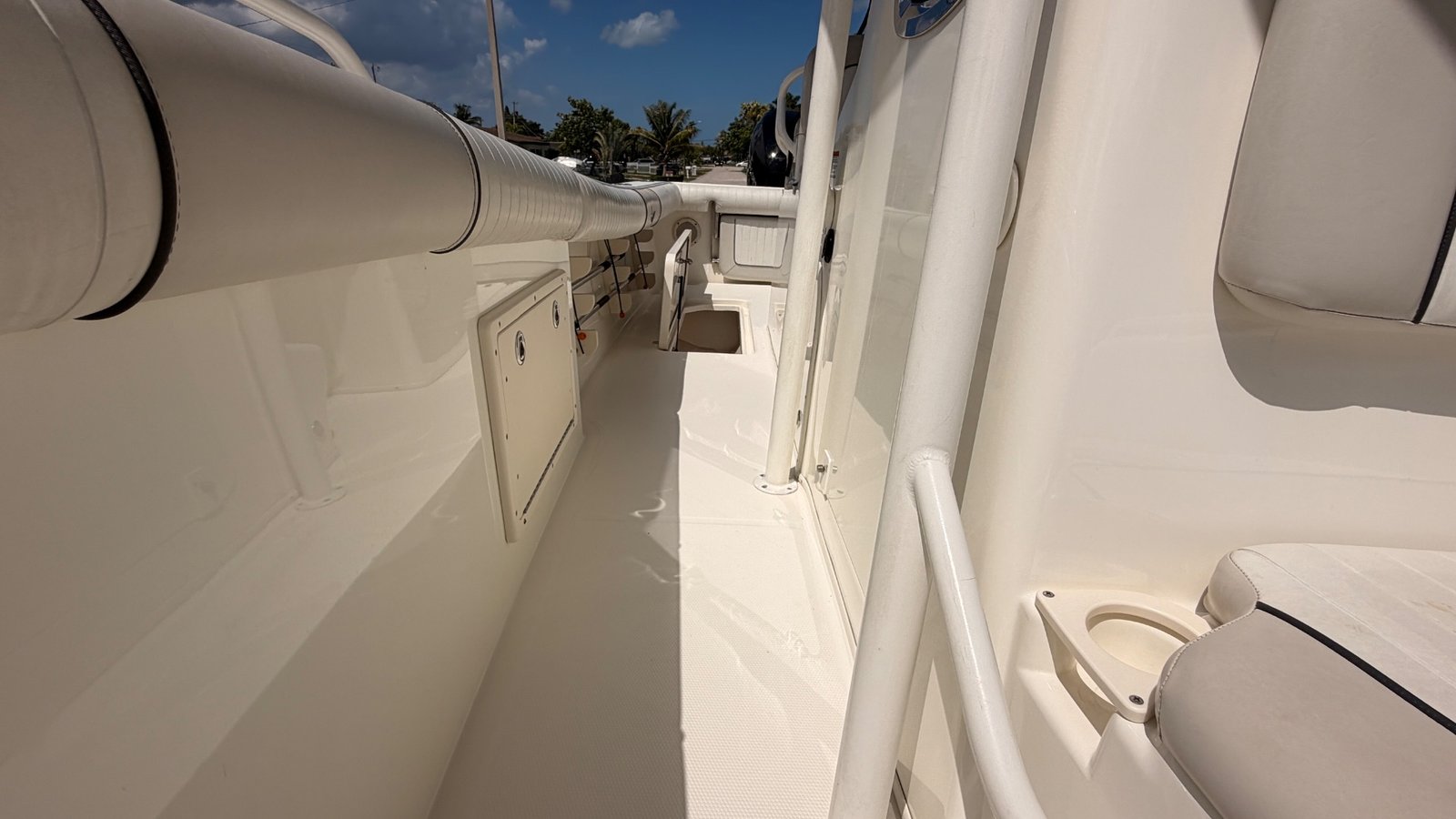 2015 Mako 284 on PRISTINE CONDITIONS!