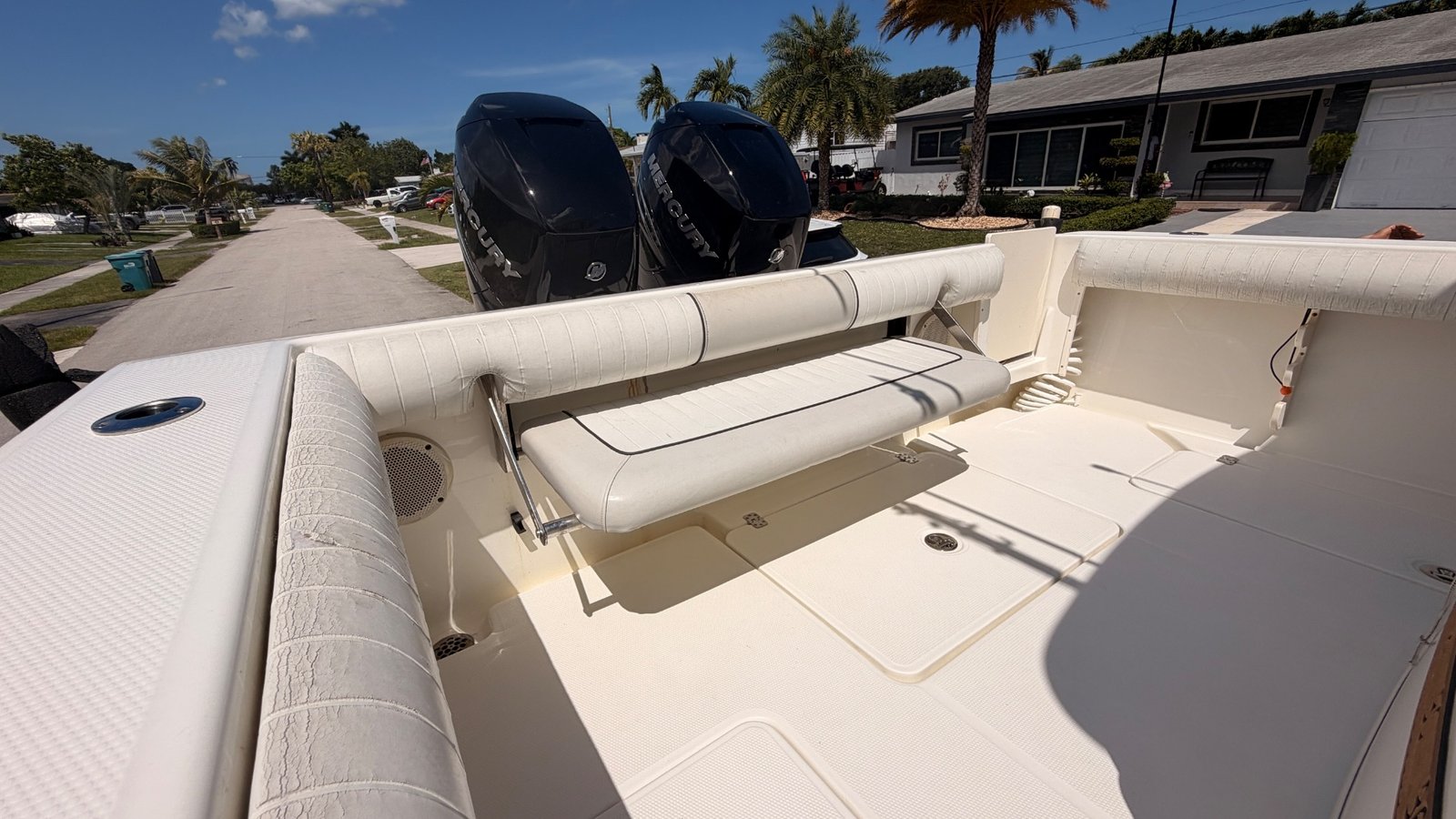 2015 Mako 284 on PRISTINE CONDITIONS!