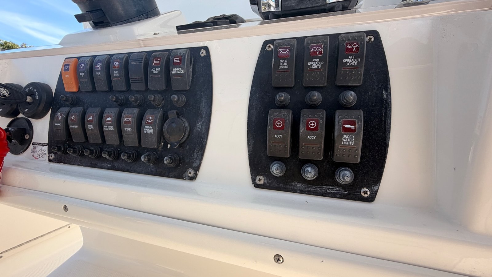 2015 Mako 284 on PRISTINE CONDITIONS!