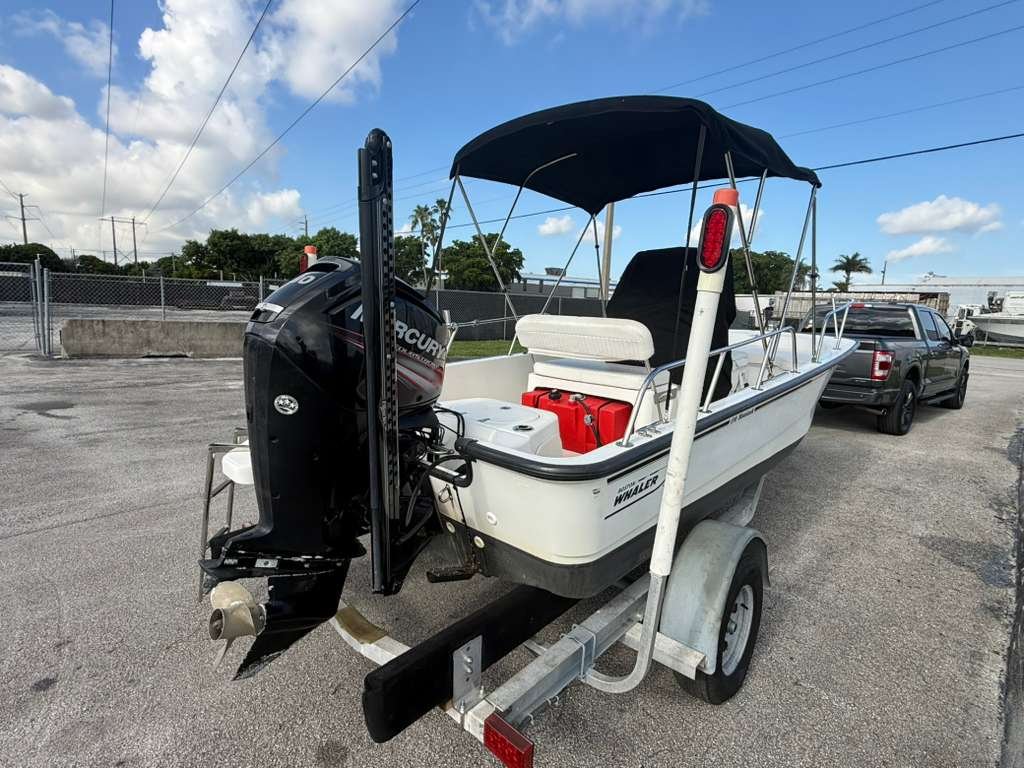 2016 Boston Whaler 170 Montauk