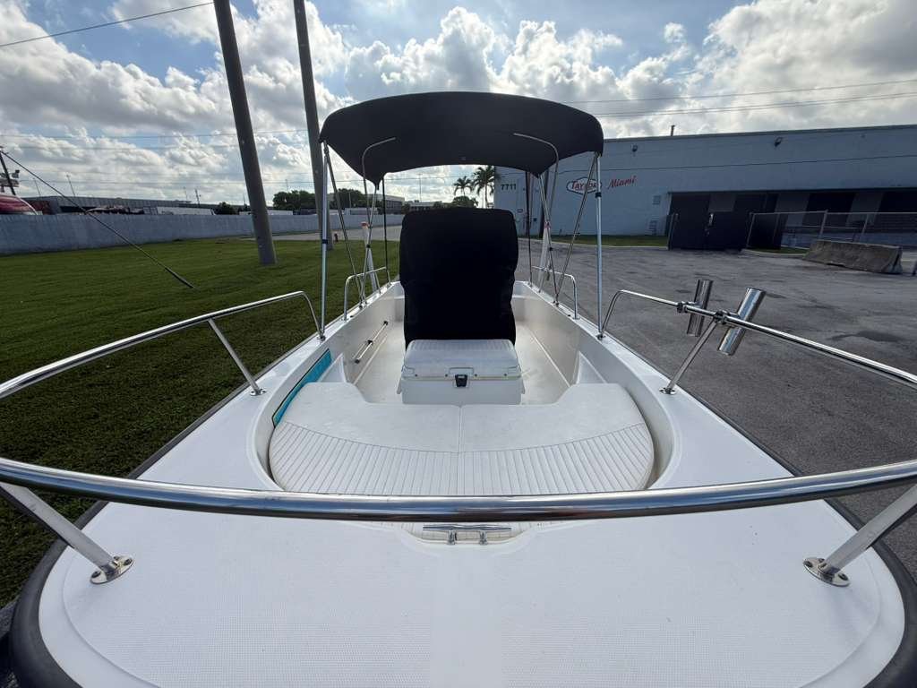 2016 Boston Whaler 170 Montauk