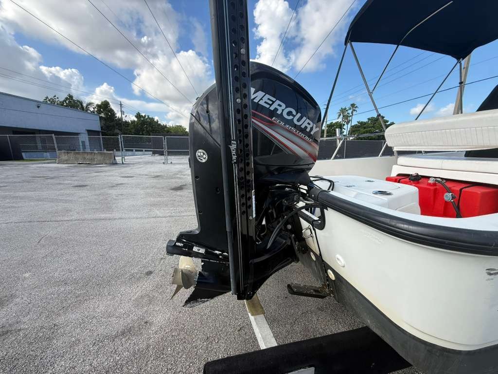 2016 Boston Whaler 170 Montauk