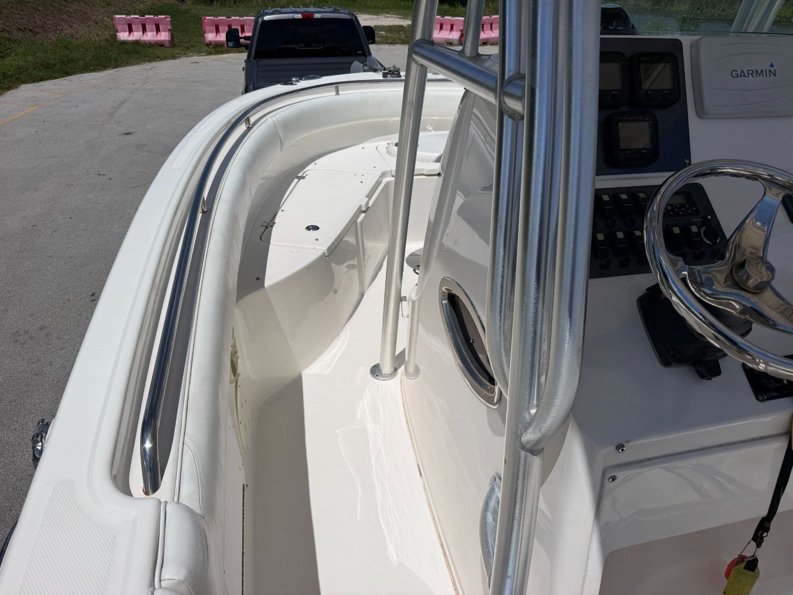 2014 Robalo R240 powered by twin Yamaha 150hp 4 Stroke with 650hrs !!!