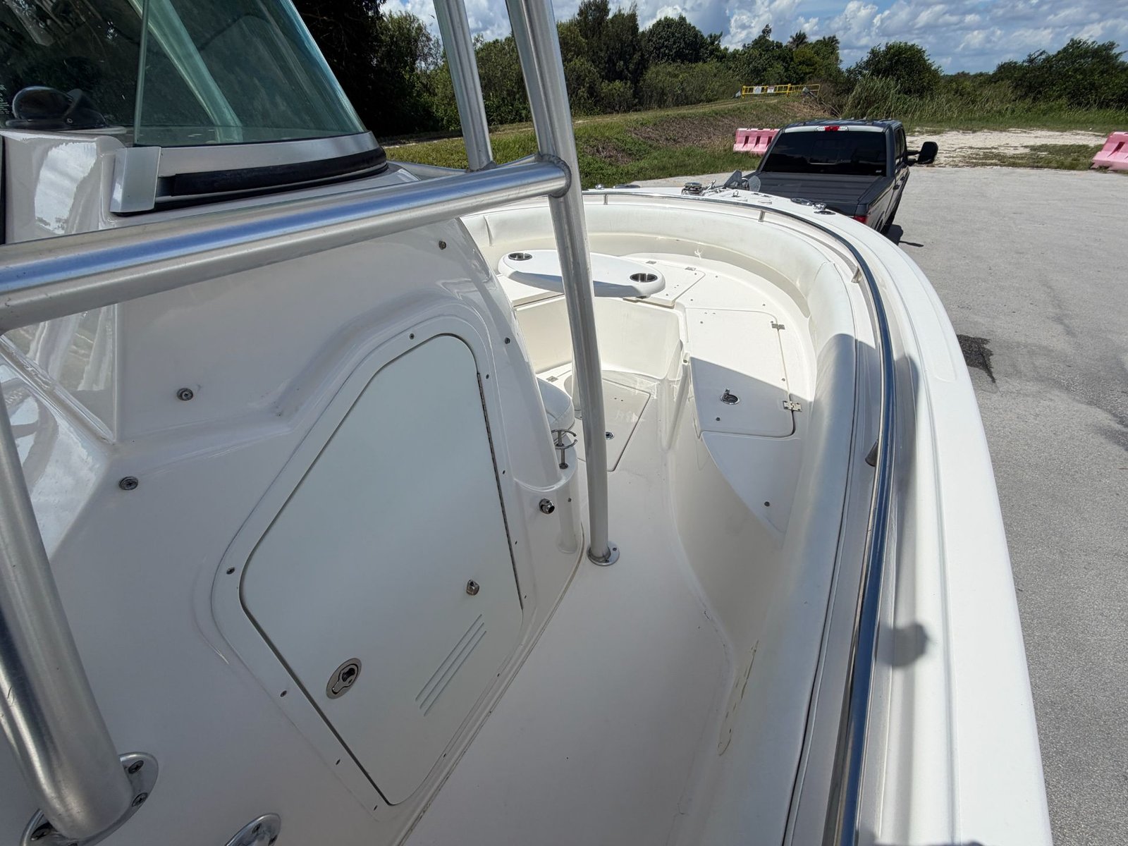 2014 Robalo R240 powered by twin Yamaha 150hp 4 Stroke with 650hrs !!!
