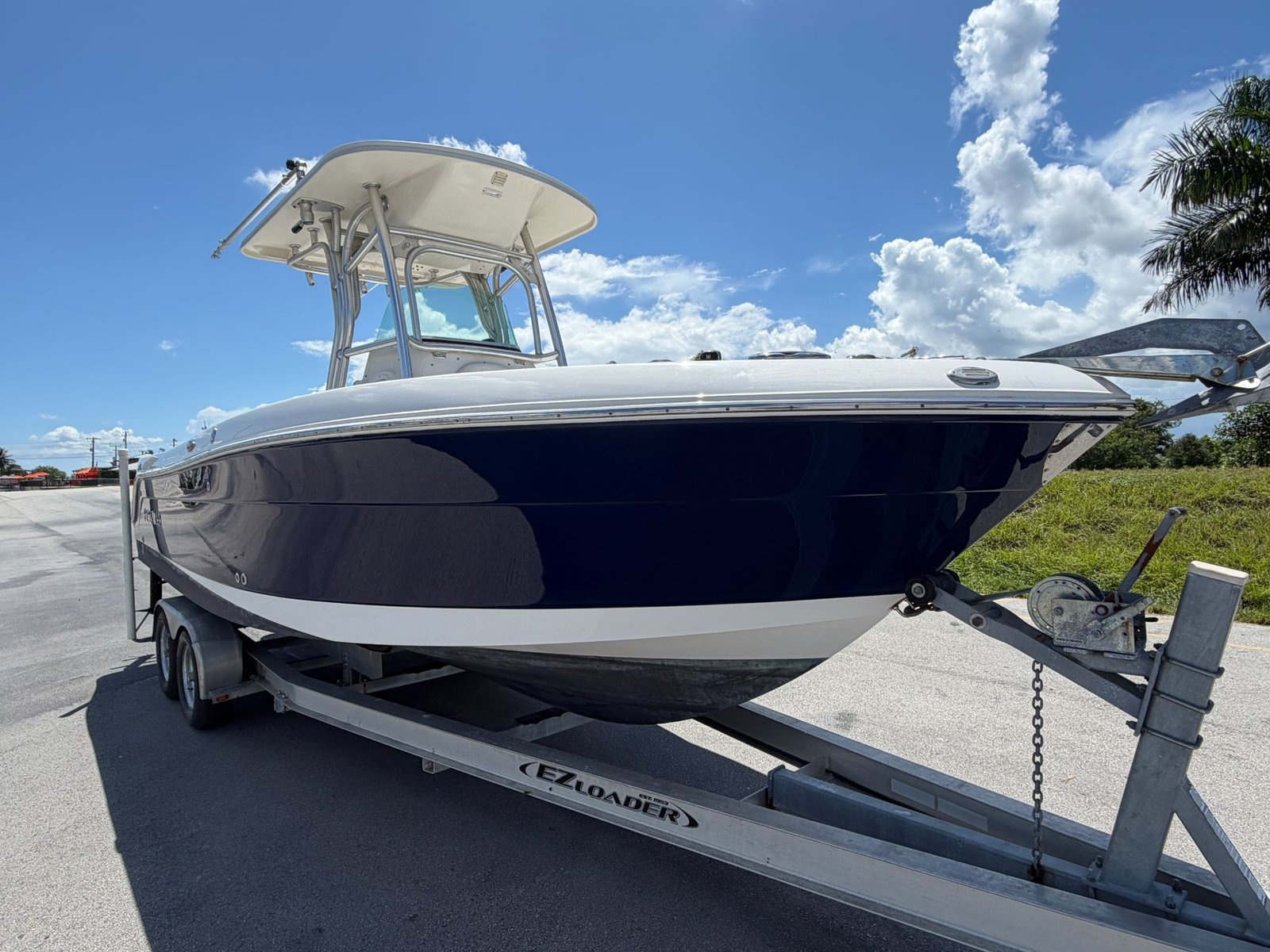 2014 Robalo R240 powered by twin Yamaha 150hp 4 Stroke with 650hrs !!!