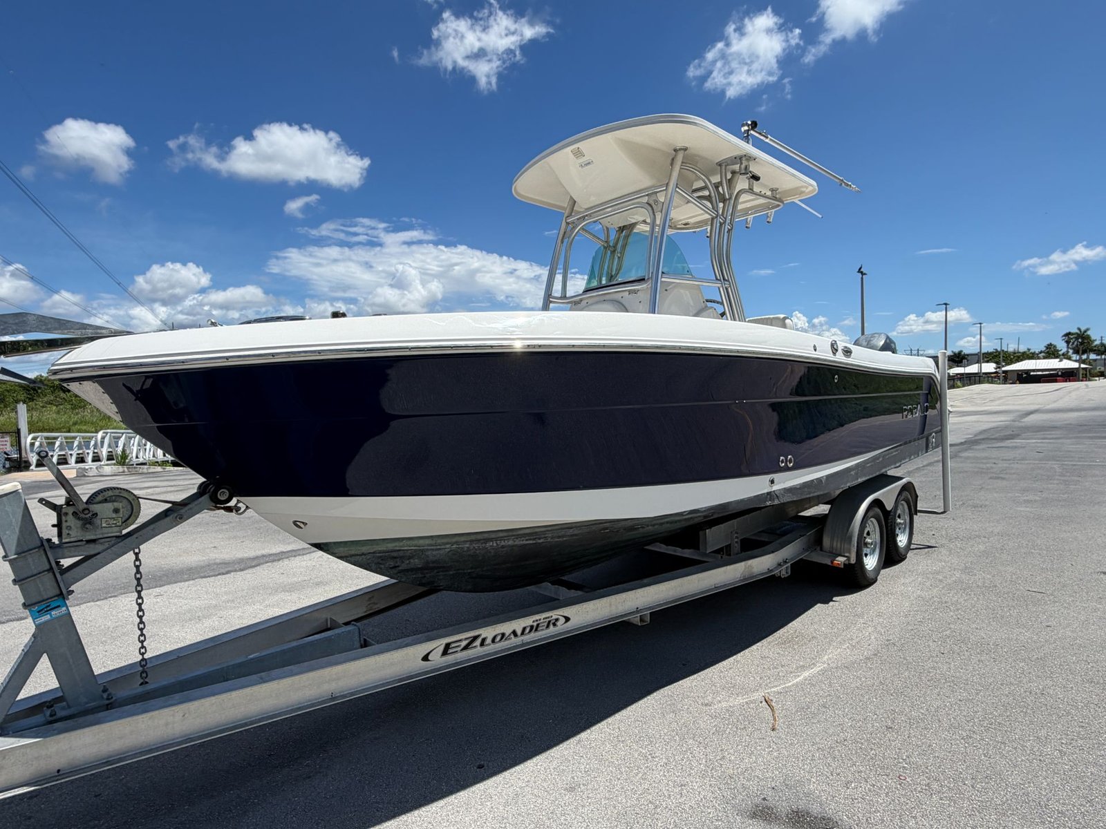 2014 Robalo R240 powered by twin Yamaha 150hp 4 Stroke with 650hrs !!!