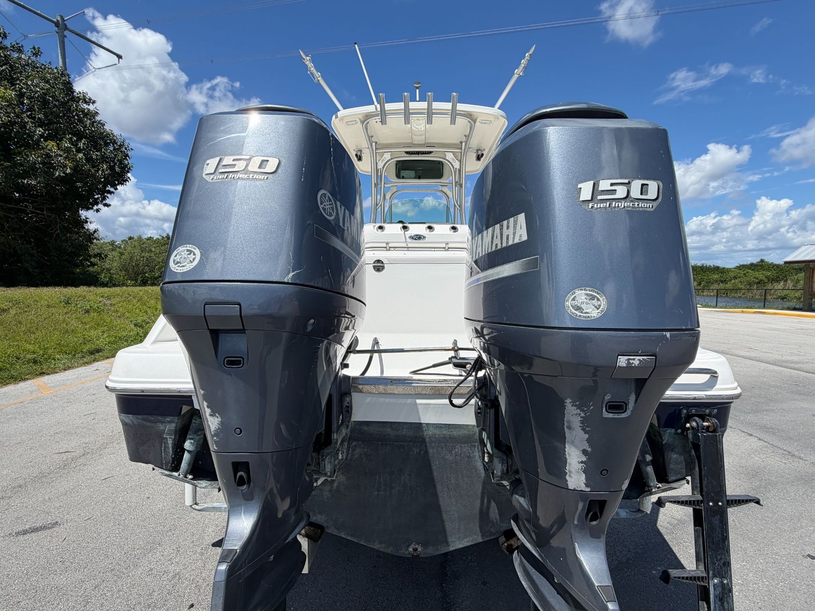 2014 Robalo R240 powered by twin Yamaha 150hp 4 Stroke with 650hrs !!!