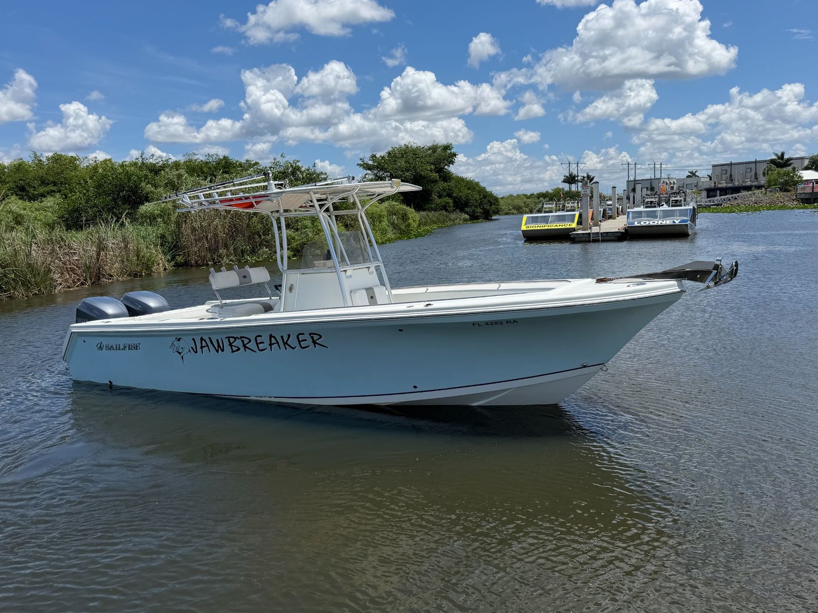 2005 Sailfish 2660CC powered by twin Yamaha 225hp 4 Strokes !!!