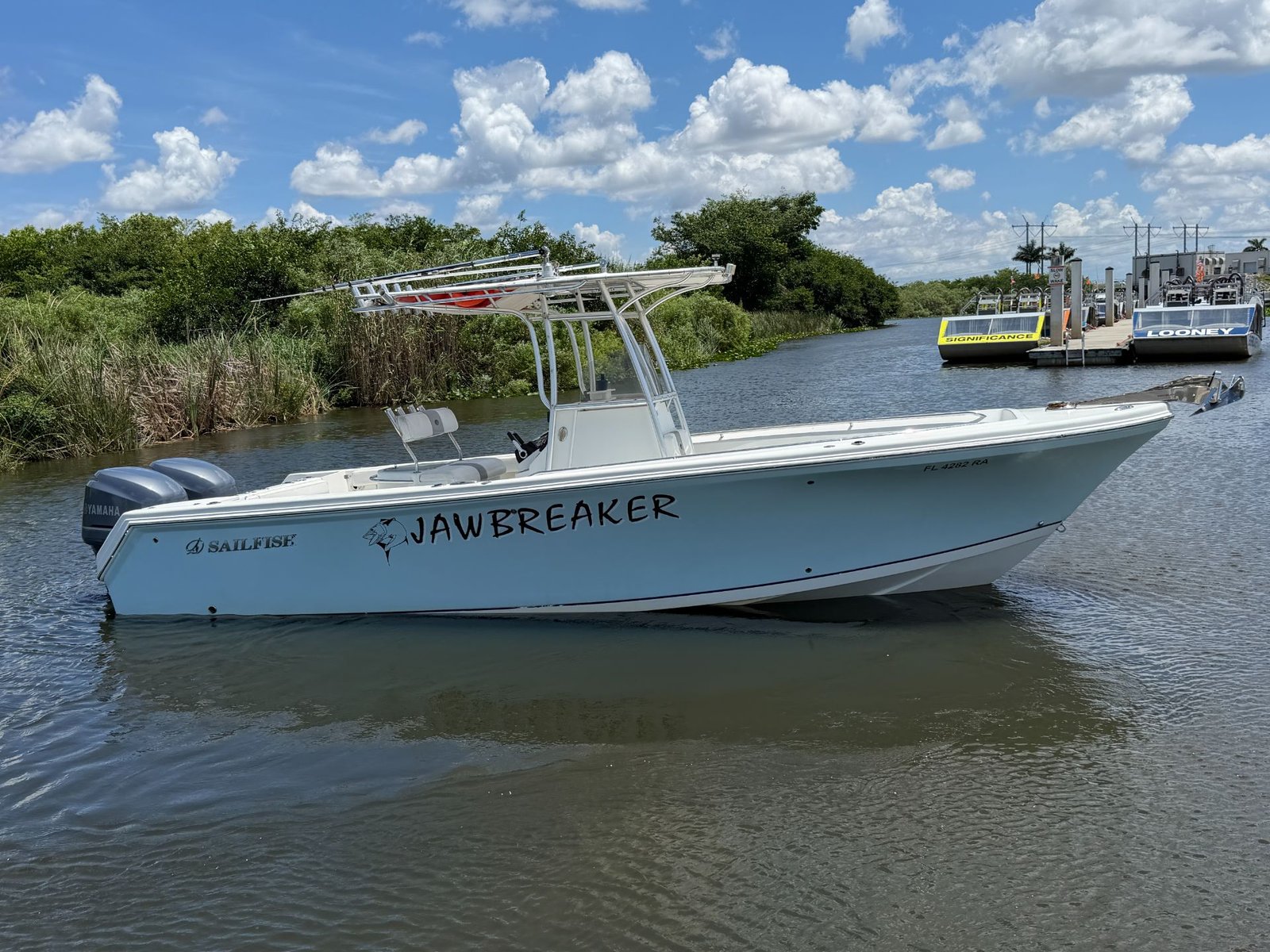 2005 Sailfish 2660CC powered by twin Yamaha 225hp 4 Strokes !!!