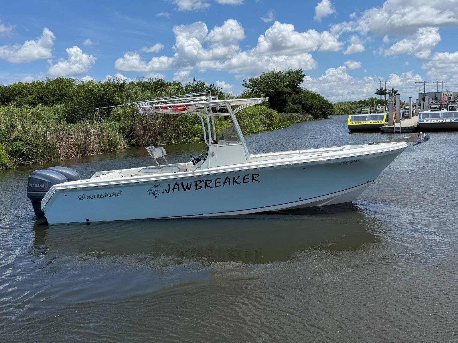 2005 Sailfish 2660CC powered by twin Yamaha 225hp 4 Strokes !!!