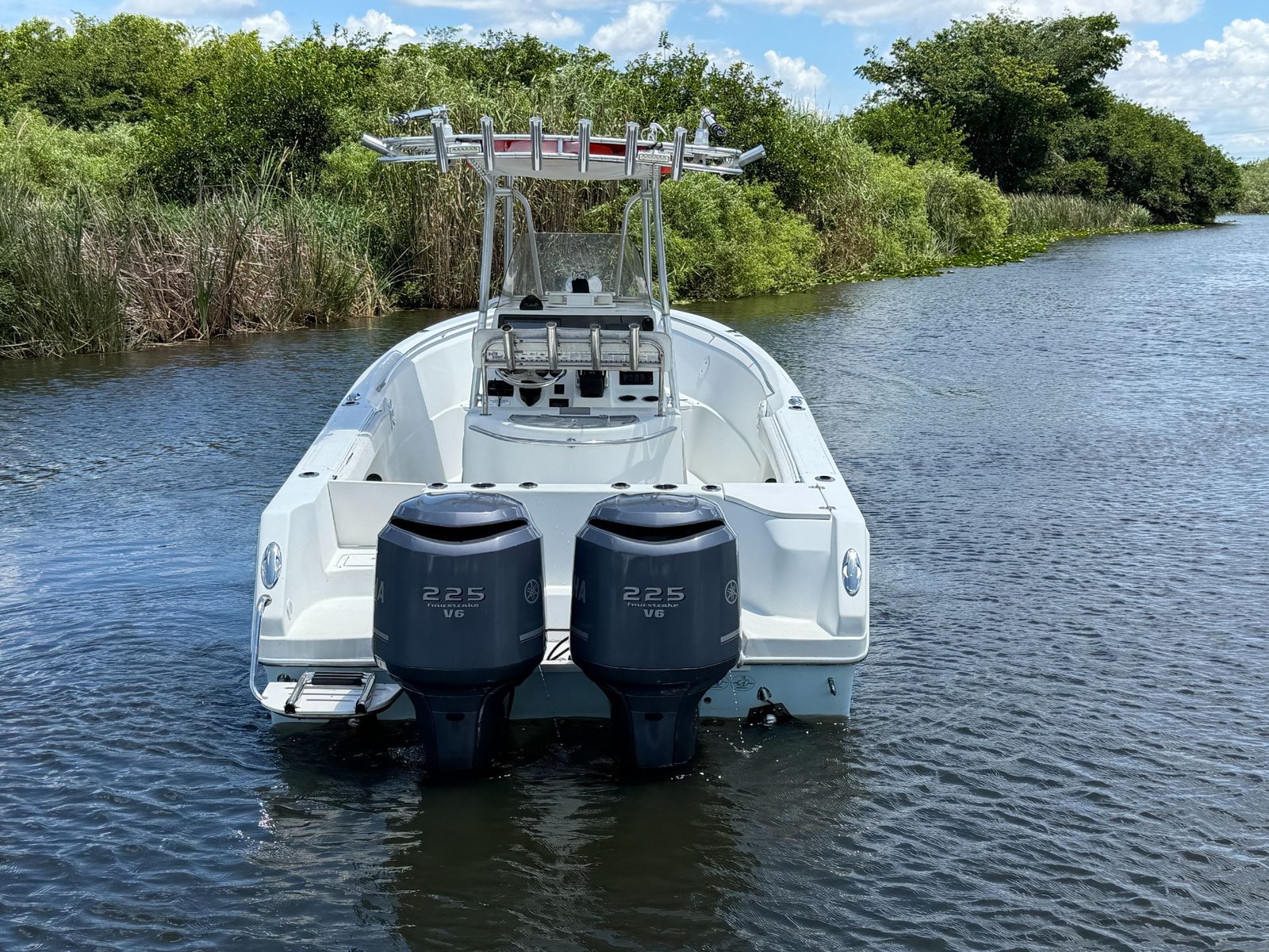 2005 Sailfish 2660CC powered by twin Yamaha 225hp 4 Strokes !!!