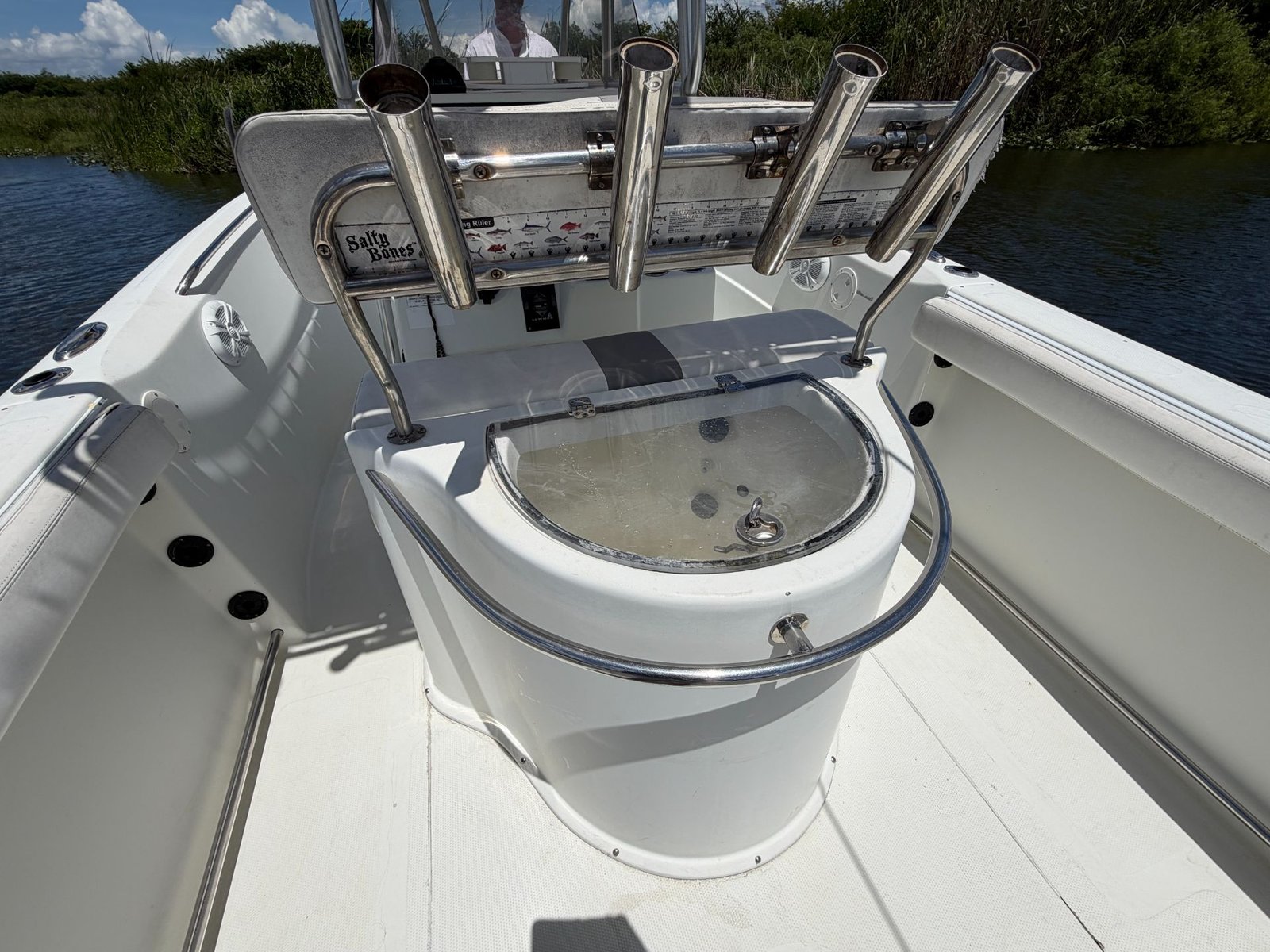 2005 Sailfish 2660CC powered by twin Yamaha 225hp 4 Strokes !!!