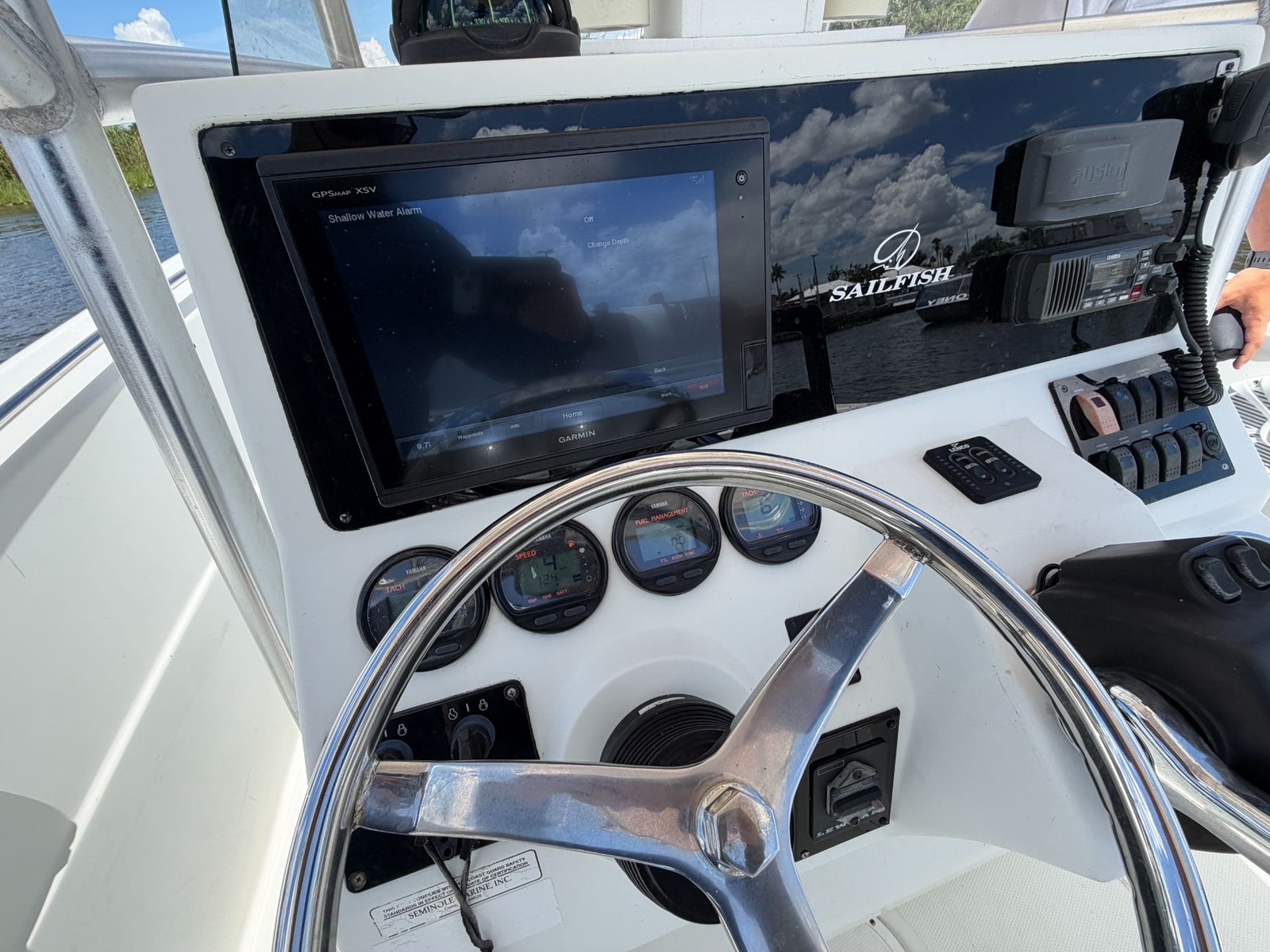 2005 Sailfish 2660CC powered by twin Yamaha 225hp 4 Strokes !!!