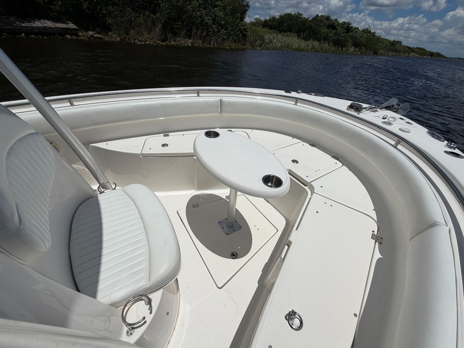 2014 Robalo R240 powered by twin Yamaha 150hp 4 Stroke with 650hrs !!!