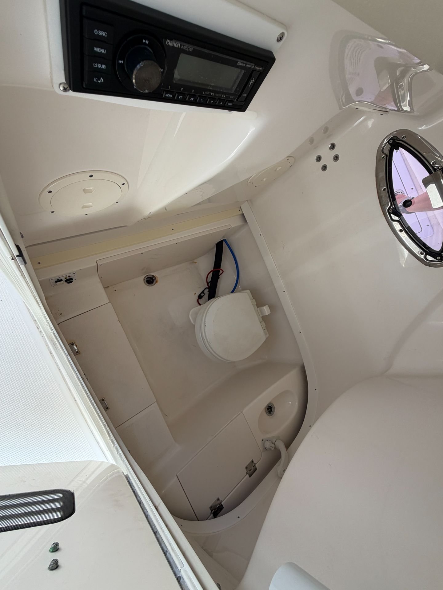 2014 Robalo R240 powered by twin Yamaha 150hp 4 Stroke with 650hrs !!!
