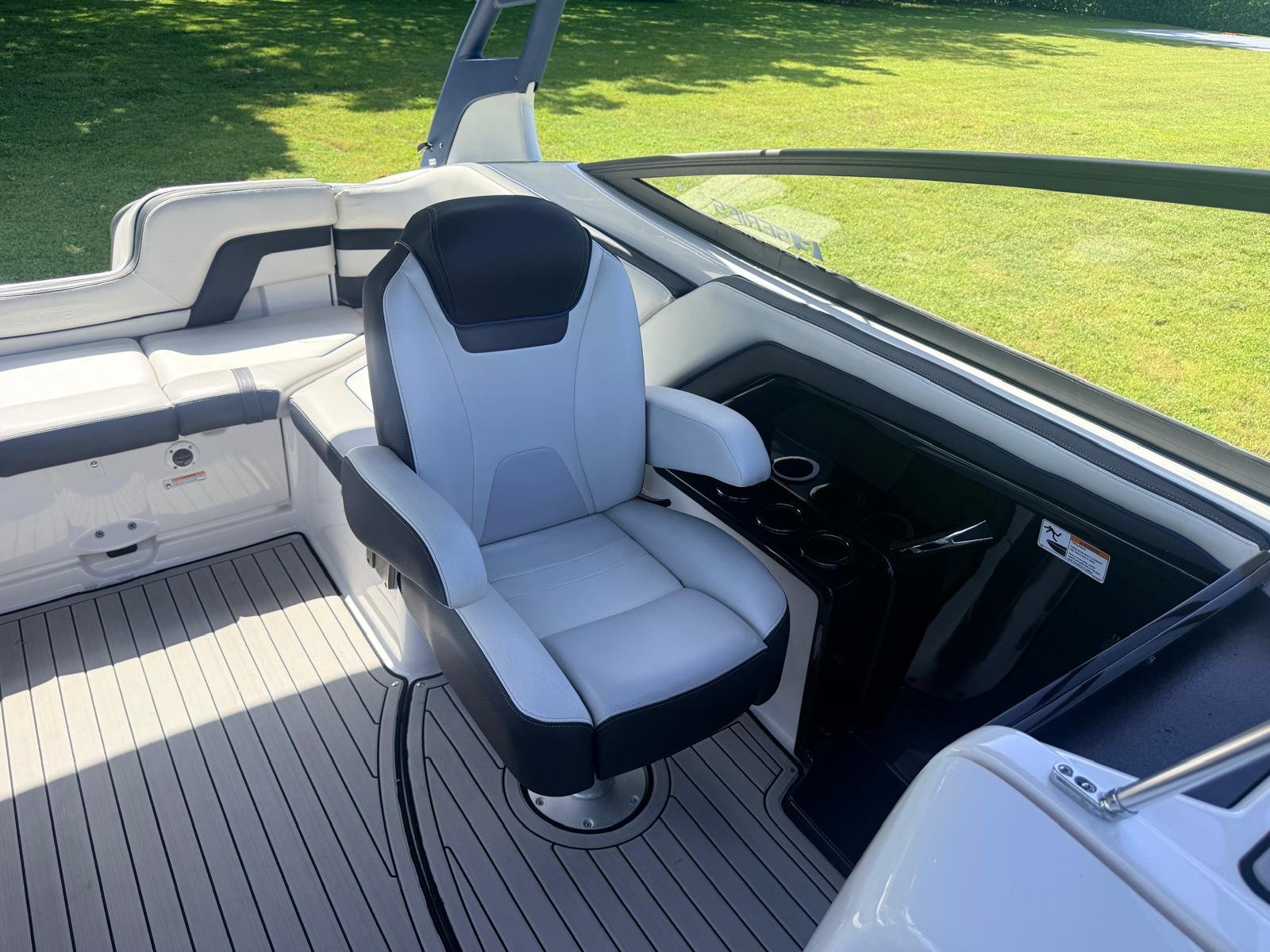 2020 Yamaha 242SE
