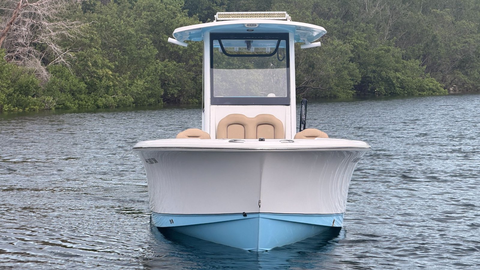 2018 Sea Hunt Gamefish 25 powered by twin Yamaha 150hp 4 Stroke with 695hours !!
