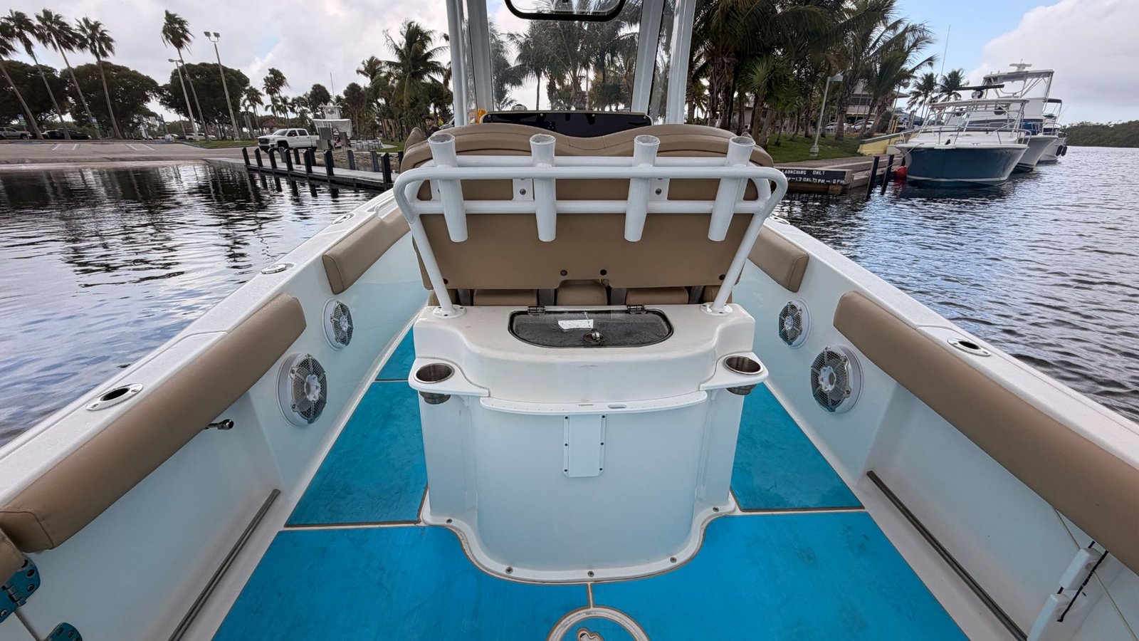 2018 Sea Hunt Gamefish 25 powered by twin Yamaha 150hp 4 Stroke with 695hours !!