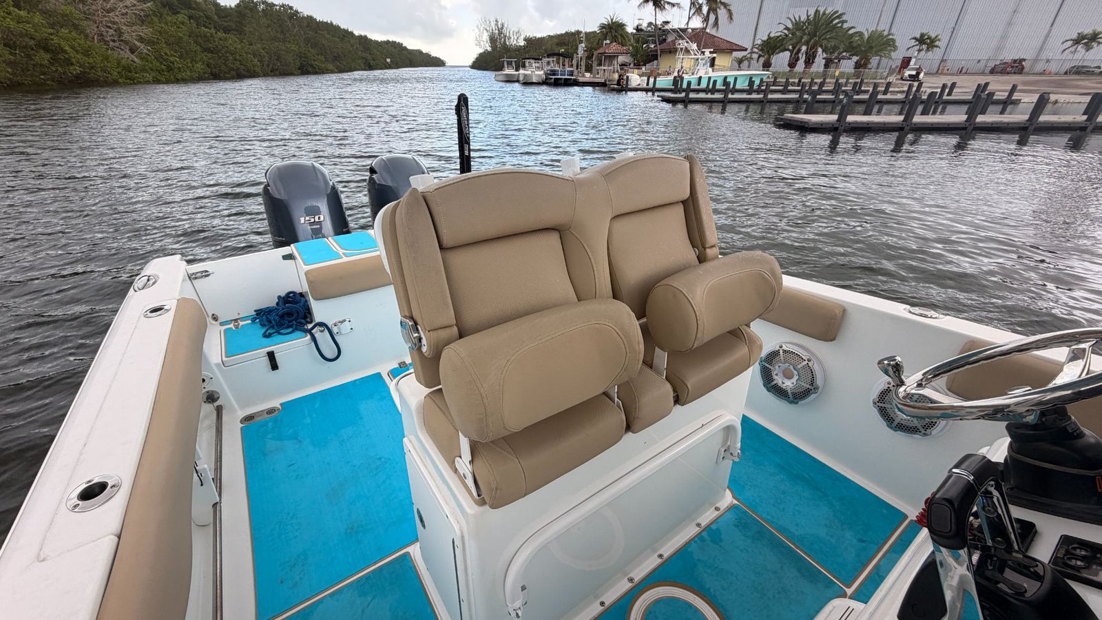 2018 Sea Hunt Gamefish 25 powered by twin Yamaha 150hp 4 Stroke with 695hours !!