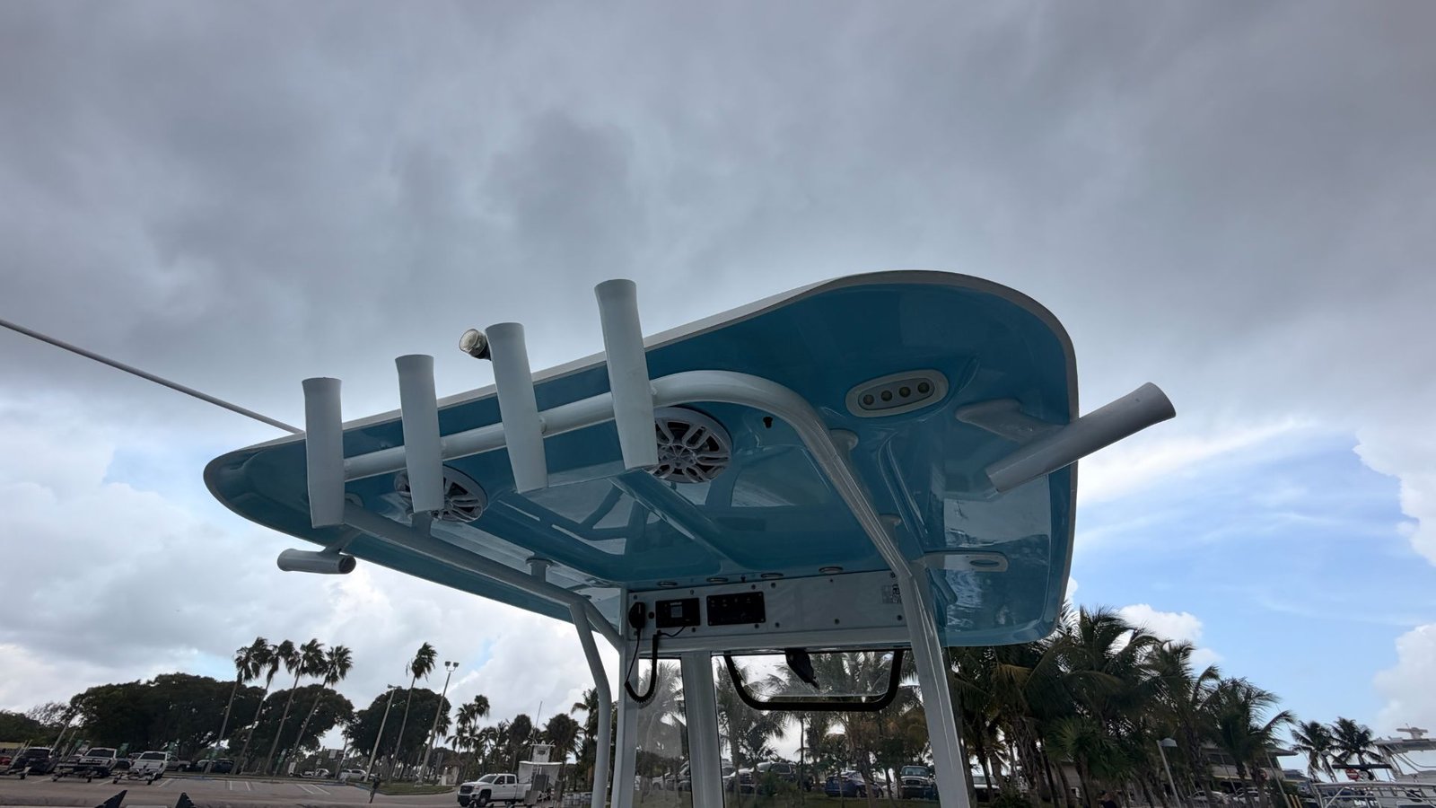 2018 Sea Hunt Gamefish 25 powered by twin Yamaha 150hp 4 Stroke with 695hours !!