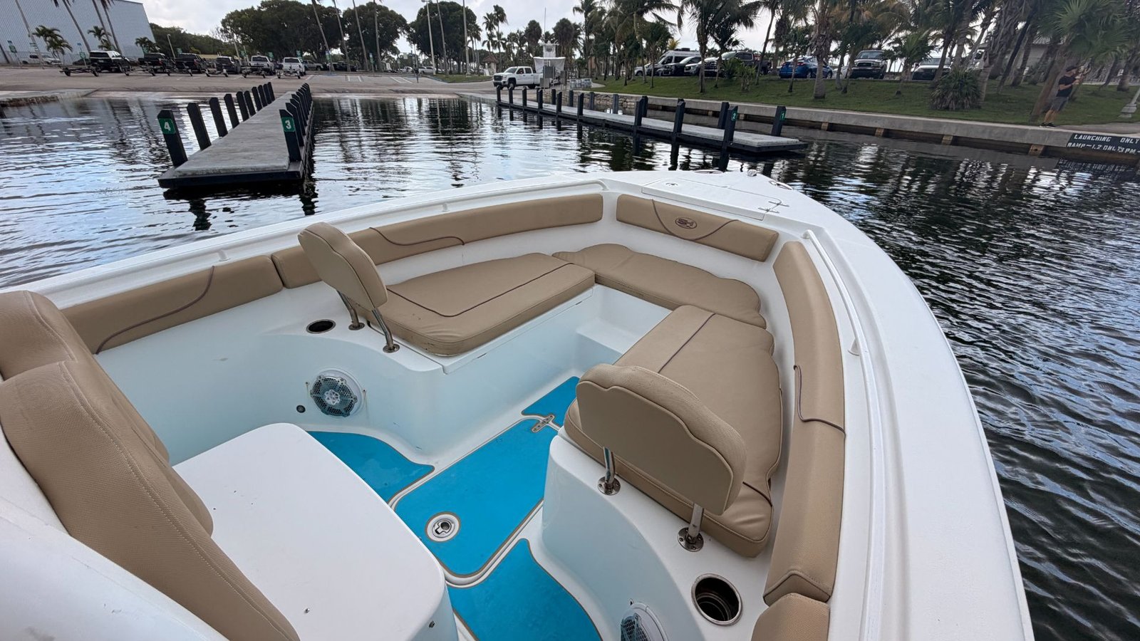 2018 Sea Hunt Gamefish 25 powered by twin Yamaha 150hp 4 Stroke with 695hours !!