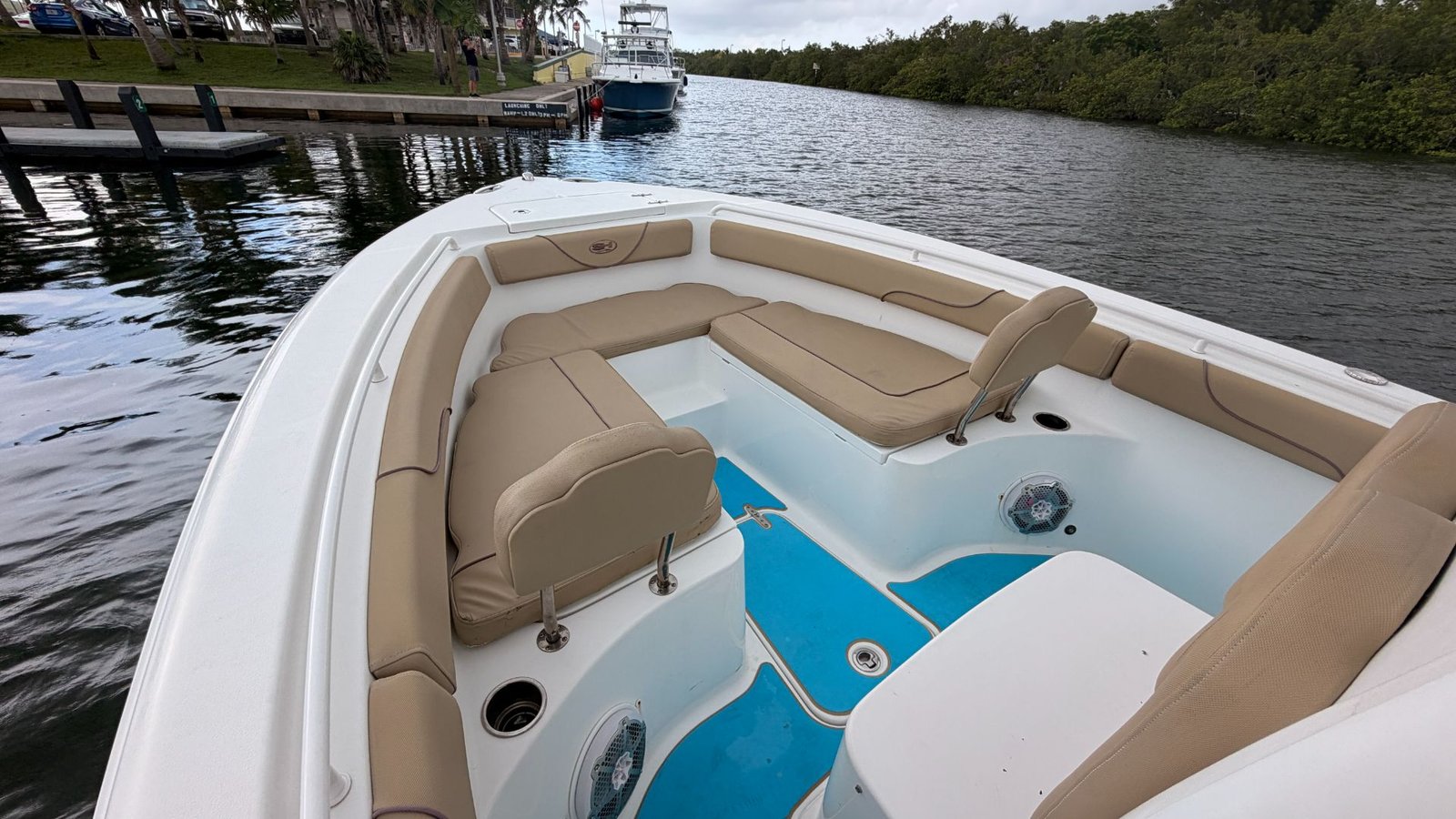 2018 Sea Hunt Gamefish 25 powered by twin Yamaha 150hp 4 Stroke with 695hours !!