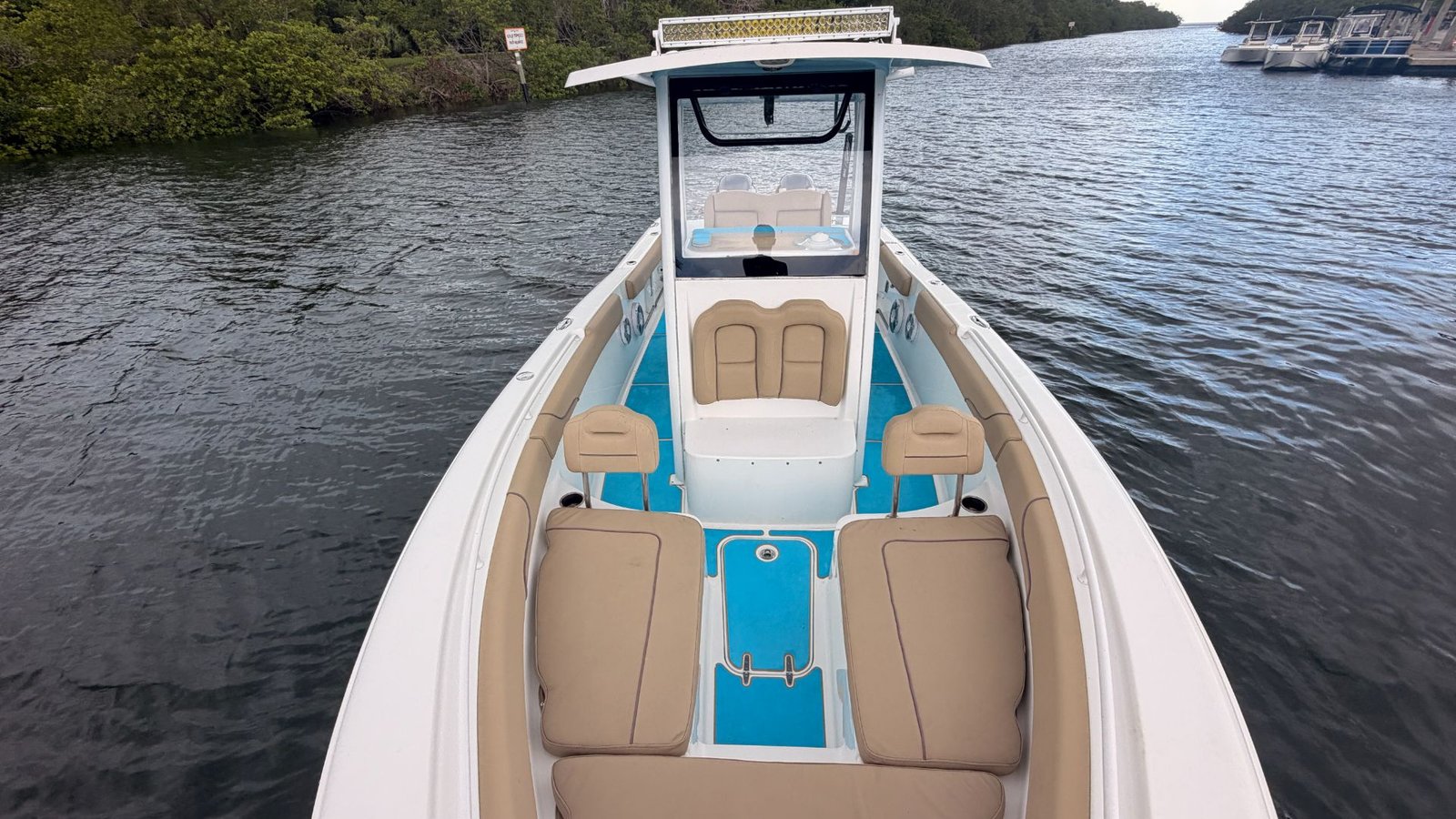 2018 Sea Hunt Gamefish 25 powered by twin Yamaha 150hp 4 Stroke with 695hours !!