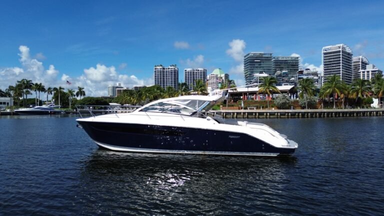 2014 Pursuit SC 365i Coupe powered by Yamaha 350hp 4 Strokes