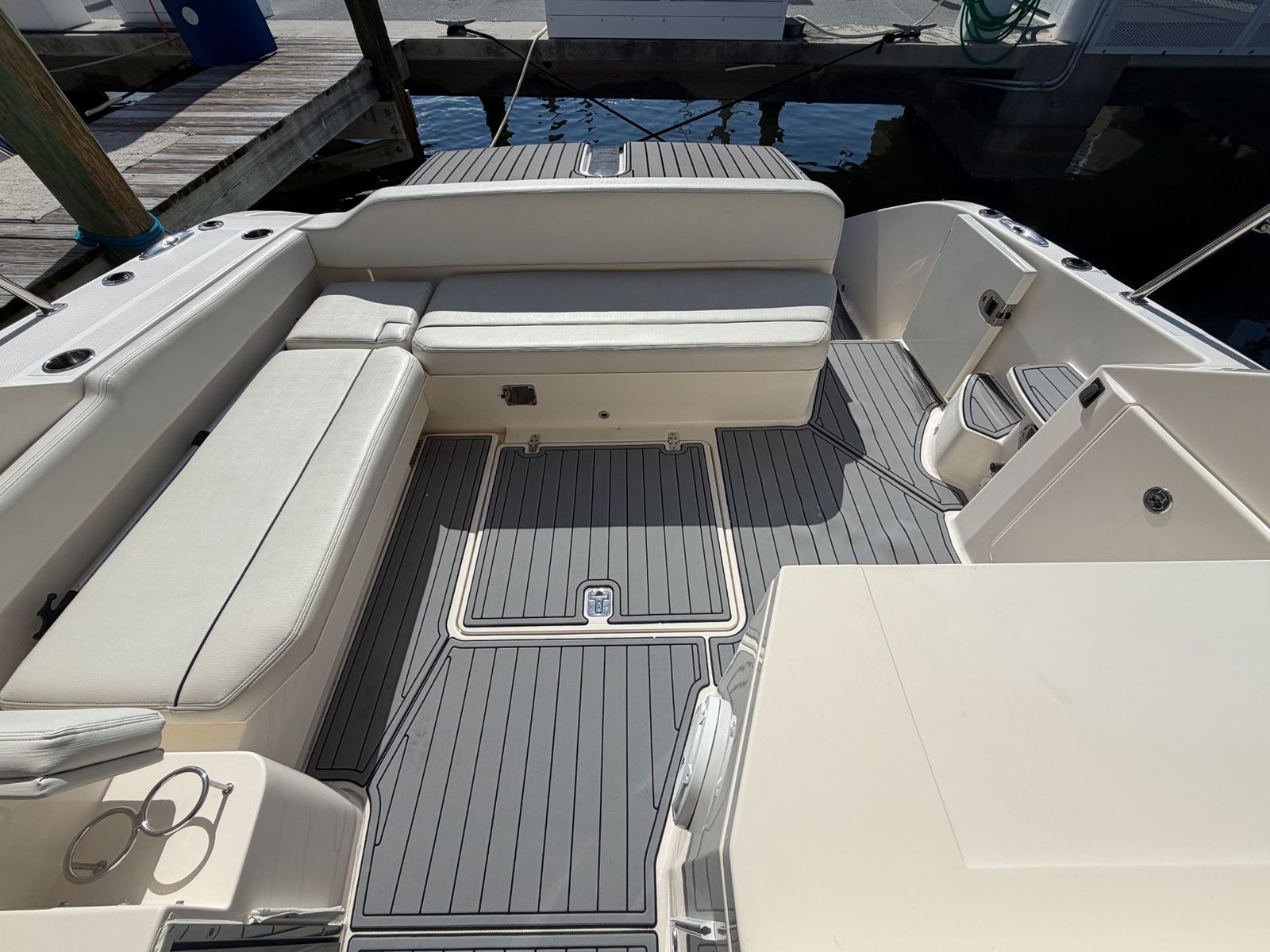 2014 Pursuit SC 365i Coupe powered by Yamaha 350hp 4 Strokes
