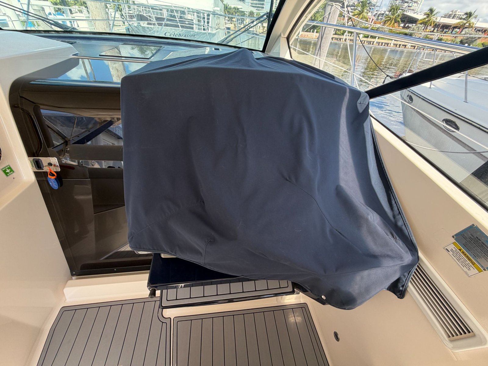 2014 Pursuit SC 365i Coupe powered by Yamaha 350hp 4 Strokes