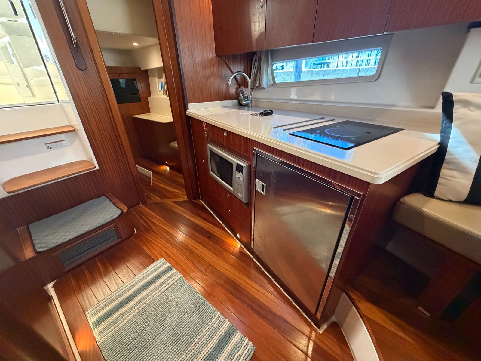 2014 Pursuit SC 365i Coupe powered by Yamaha 350hp 4 Strokes