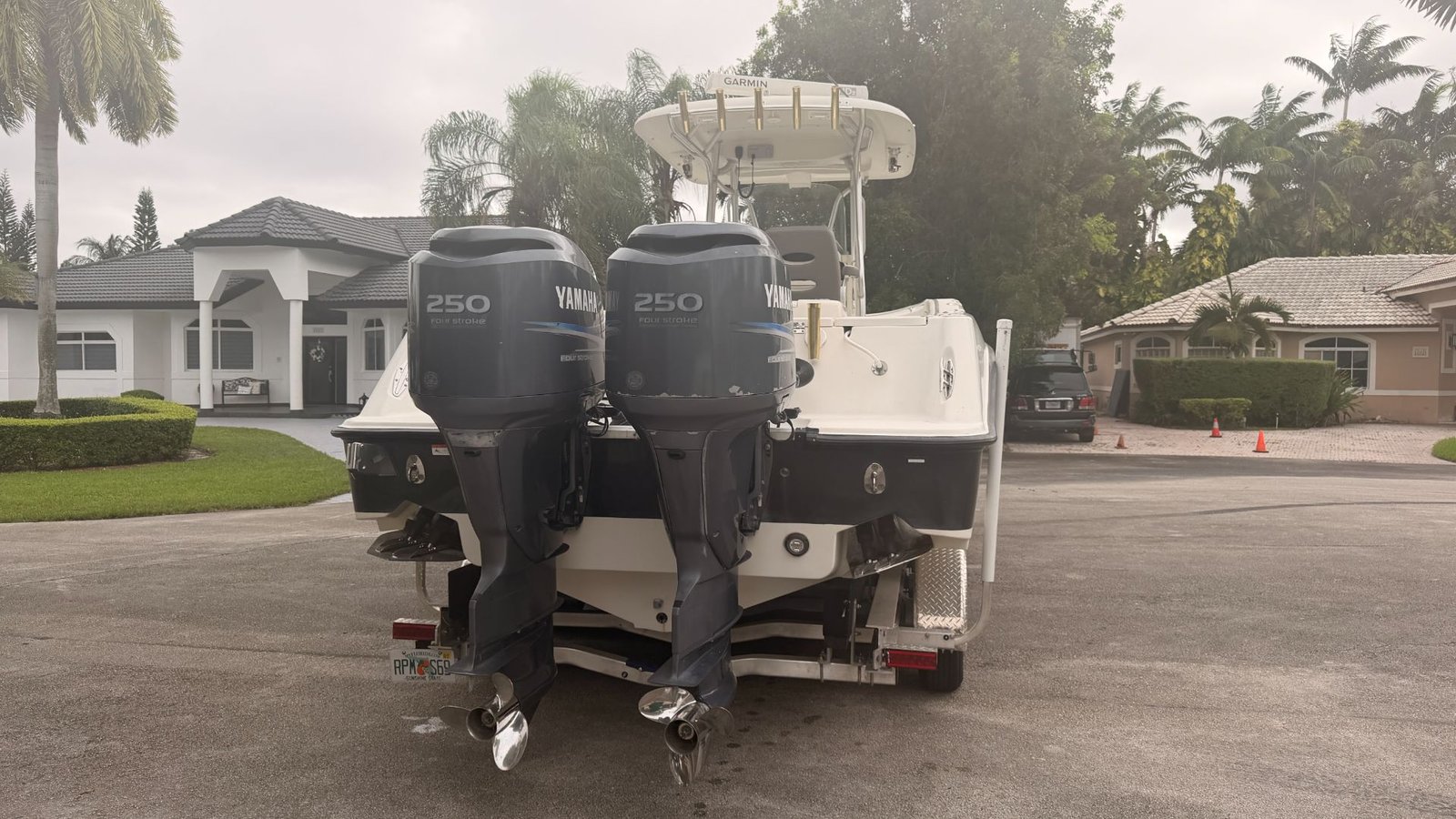 2007 Hydraports 2900 CC powered by twin Yamaha 250hp 4 Strokes