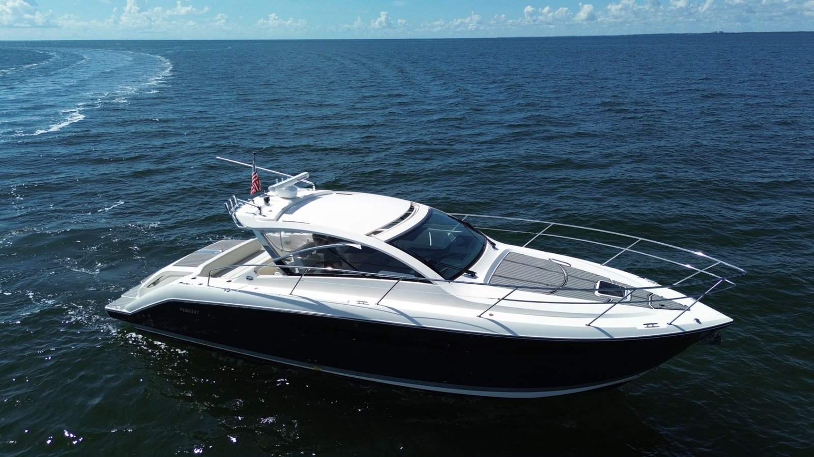 2014 Pursuit SC 365i Coupe powered by Yamaha 350hp 4 Strokes